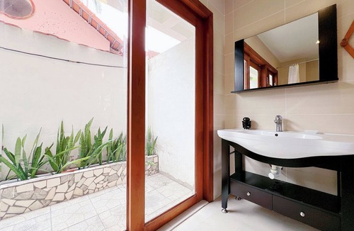 East Ham Tien Beach Hotel | Little Muine Cottage