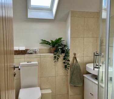 East Hagbourne House | Little Olive - Beautiful 1 Bed House with Garden