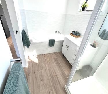 Kingston House | Little Red Gate Urban Retreat