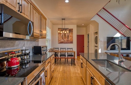 Sagle House | Little Red Hog Haven