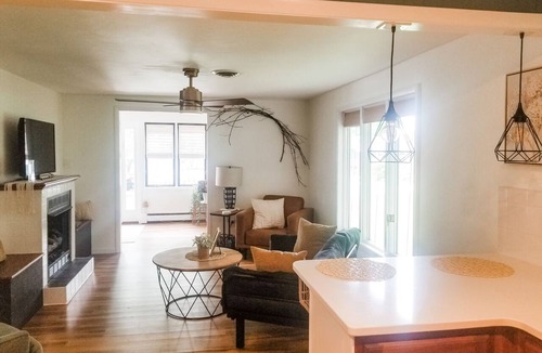 North East Cottage | Little slice of Heaven experiencing Lake Erie - private beach access