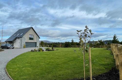 Loch Ness Apartment | Little Thistle Apartment