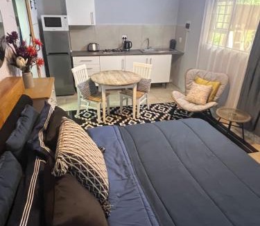 Uvongo Apartment | Little West