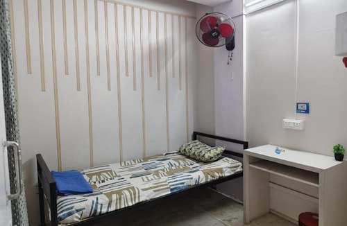 Kolkata Hotel | Little While Elitz-Budget & backpacker friendly micro hotel-Near metro