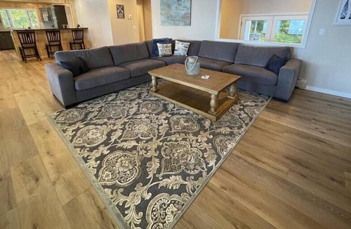 Lewiston House | Little Wolf Hideaway