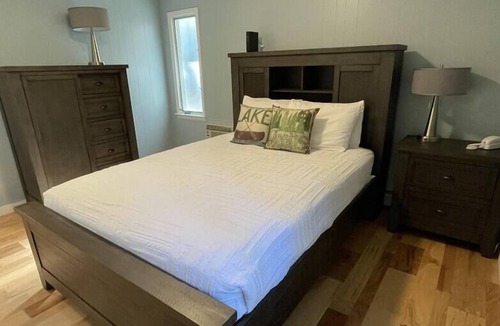 Lewiston House | Little Wolf Hideaway