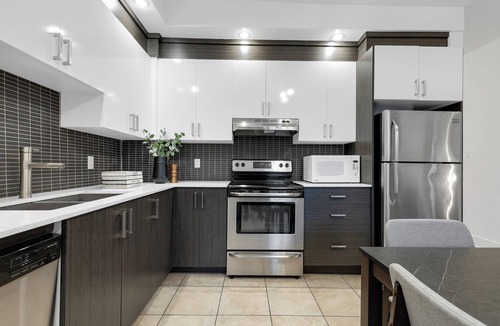 Plateau Mont Royal House | LiV MTL - Chic