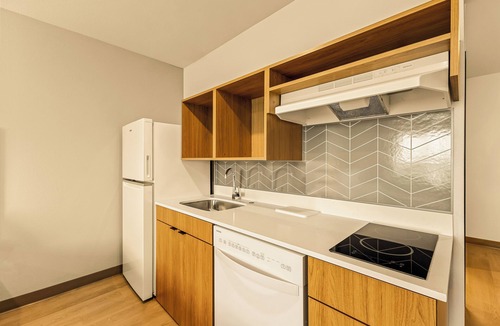 Scarborough Hotel | LivAway Suites Portland-Scarborough