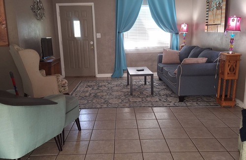 Englewood House | Live Like A Native-Close To Downtown-Quiet Neighborhood