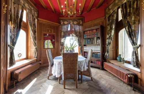 Sart-lez-Spa House | Live your dream at this castle in the city of Spa