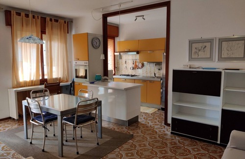 Caorle Apartment | Lively and bright flat in Caorle
