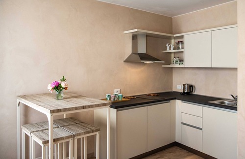 Roe Volciano Apartment | Lives