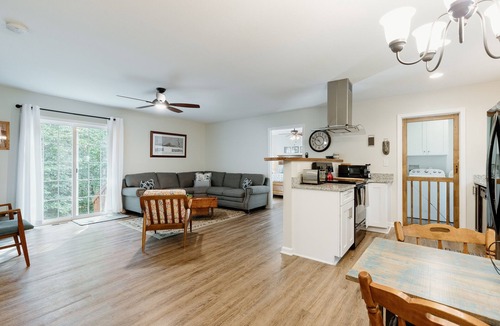 Rutherfordton House | Living Water Retreat #2 - Gorgeous New Farmhouse Retreat - 2 miles to TIEC