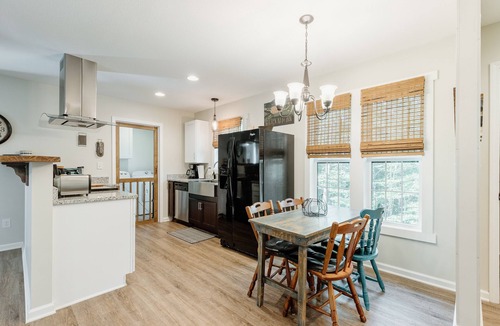Rutherfordton House | Living Water Retreat #2 - Gorgeous New Farmhouse Retreat - 2 miles to TIEC
