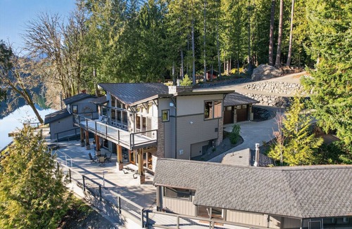 Port Angeles House | Living Waters Lodge | A Family-Friendly Lakefront Olympic Peninsula Retreat