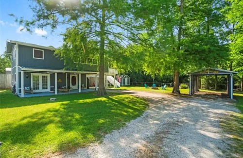 Livingston House | Livingston Home Near The Lake