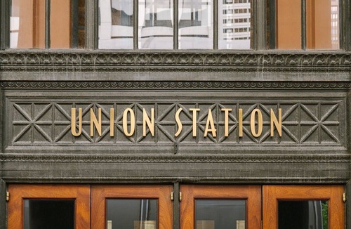 West Loop Gate Apartment | LIVN West Loop Chicago 2 BR City View