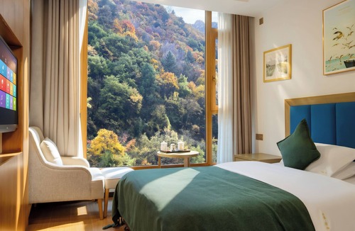 Wenchuan Hotel | Lixian Bipeng Shiguang Hot Spring Hotel
