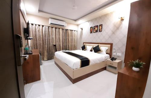 Periamet Hotel | Liza Regency