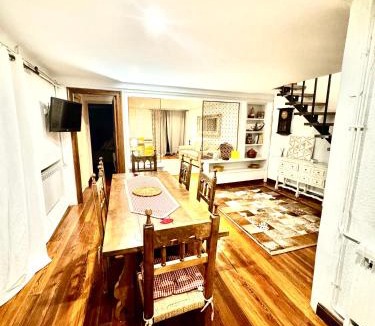 Ciudad Universitaria Apartment | Llivia centro historico