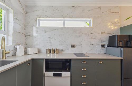 Thornton House | Lloyd's Corner