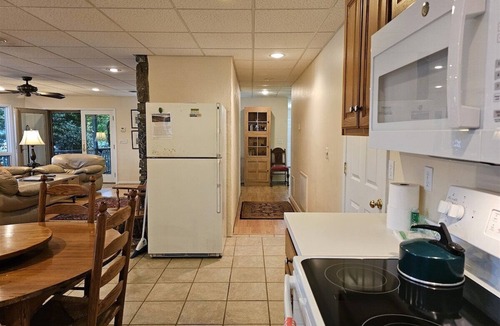 Lake Junaluska House | Llyn Blaen Lower-Lakeside and Mountain Views