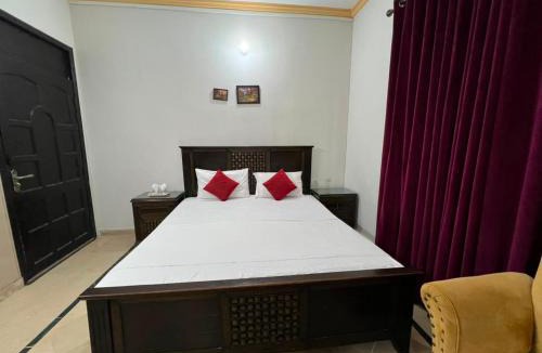 E-11 Sector Bed & Breakfast | LMC Accommodation E-11-1