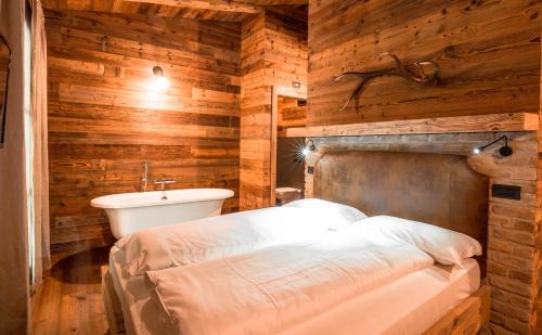 Bezzecca Bed & Breakfast | LMC Guesthouse