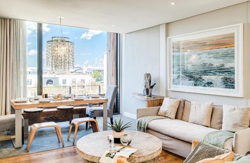 Cape Town City Centre Apartment | Loader B