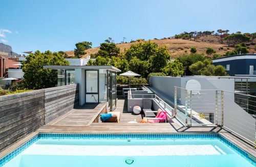 Cape Town City Centre Apartment | Loader B