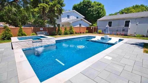 Village Green House | Lobster Landing