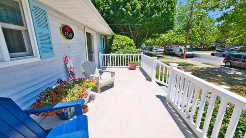 Village Green House | Lobster Landing