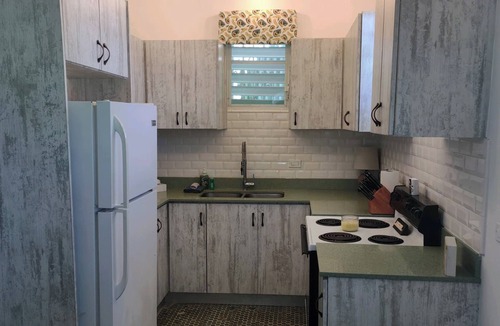 Santurce House | Local Experience! 5 Minutes to Beach; Solar + Cistern & 4 AC Units