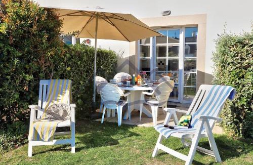 Guilvinec House | LocaLise - Maison E2 au Guilvinec - A 20m de la mer avec jardin et piscine - Tout à pied, plage, port, centre commerces, marché - Wifi inclus - Vue mer de la chambre - Animaux bienvenus - Linge de lit inclus