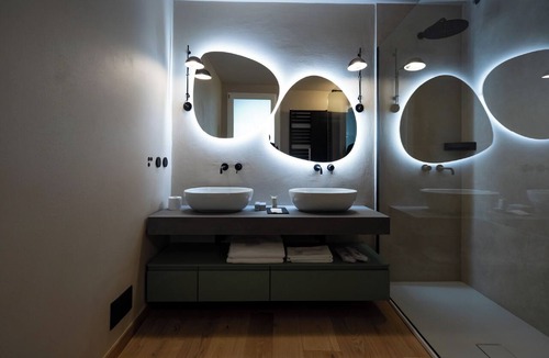 Montevecchia Hotel | Locanda Moderna Carlambroeus