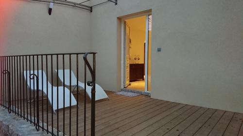 Marine de Davia Villa | LOCANOMA