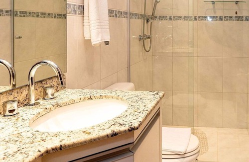 Tres Pinheiros Apartment | Locar-in Gramado Bosque das Azaléias