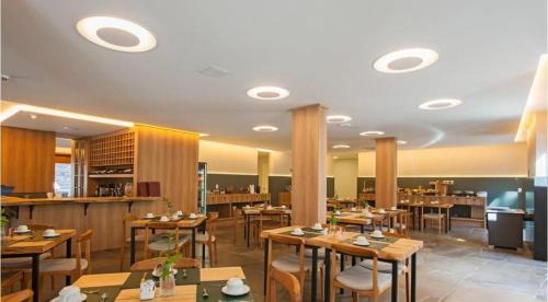 Gramado City Centre Hotel | Locar in Gramado, Quarto em hotel, Natal-Luz, Quarto Bairro Planalto do Lago N, Aconchegante, frente para Lago N