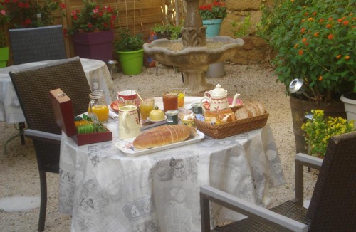 Castillon-du-Gard Bed & Breakfast | locastillon