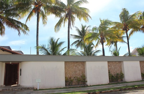 Parque Oasis House | Located 30 meters from the beach, this property features 8 bedrooms, including 5 suites, and a swimming pool.