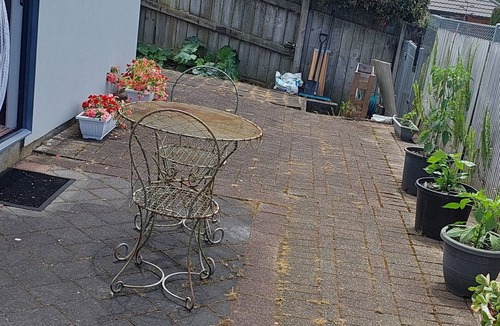 Te Awamutu House | Located 5 mins drive from the town. Pets are not allowed.