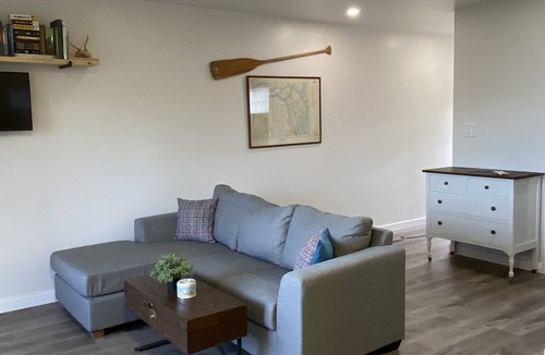 Campbell River House | Located across from stunning Oyster Bay, 20 minutes to Mt Washington ski resort!
