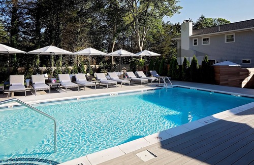 East Hampton North Hotel | Located Close to East Hampton's Gorgeous Beaches! 2 Comfortable Units, Pool!