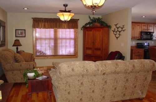 Abingdon House | LOCATED IN ABINGDON, VA - PRIVATE, TRANQUIL SETTING