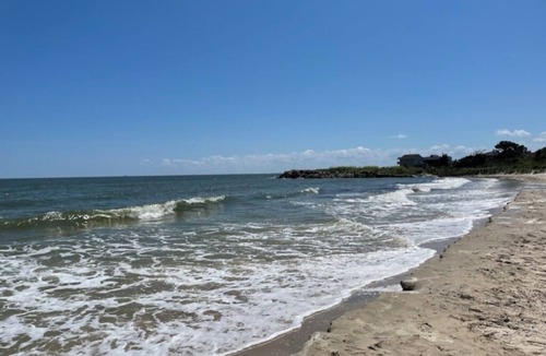 Fox Hill - Grandview Apartment | Located on the Chesapeake Bay with panoramic views.
