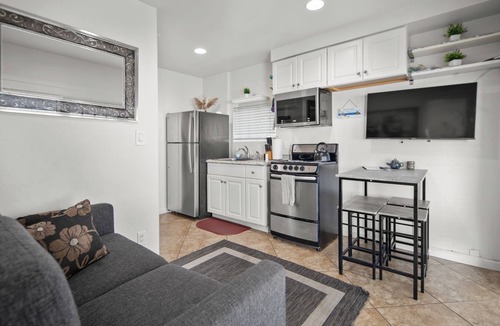 South Mission Beach House | Location And Value! 1 Bedroom Water View Home - South Mission Beach