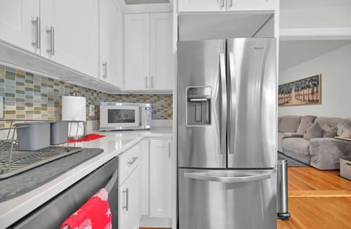 Central-Maverick Square - Paris Street Apartment | Location+Comfort+Convenience