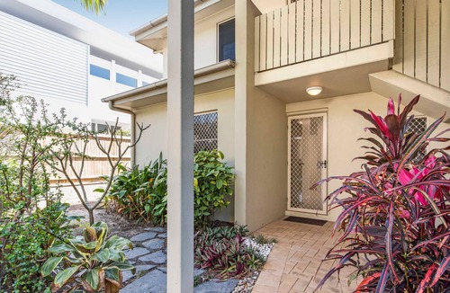 Noosaville Apartment | Location Doesn't Get Any Better Than This