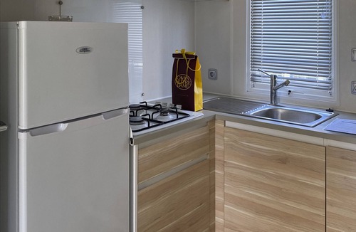 Chateauneuf-de-Galaure House | Location Mobil Home Dans la Drome "bienvenue au 102"