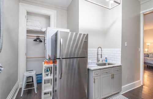 East Price Hill Apartment | Location! Fresh, Clean Studio 3 Miles from Downtown Cincinnati